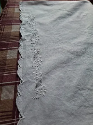 2 tendine antiche ricamate a mano