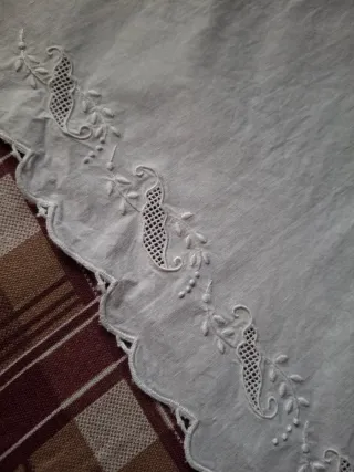 2 tendine antiche ricamate a mano