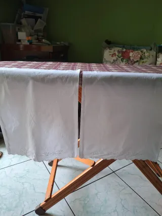 2 tendine antiche ricamate a mano