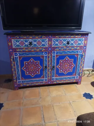 Cómoda Árabe con cajones. 120x,90x35 cm.