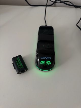 Xbox One con 3 giochi e controller rosso