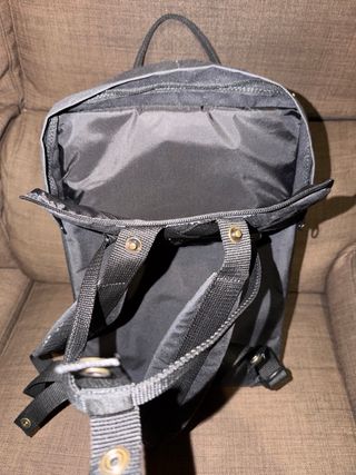 Mochila Fjallraven Kanken Negra+ Bolsillo portátil