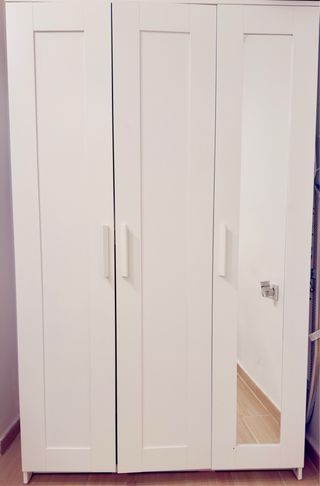 Amario blanco con espejo