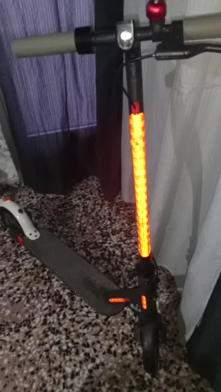 Patinete Eléctrico Xiaomi con Reflectantes