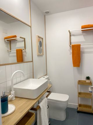 Alquilo bonita y luminosa HABITACIÓN.