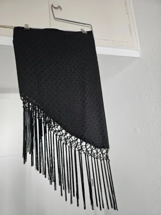 Mantoncillo Flamenco Bordado Rojo y Dorado