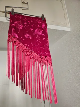 Mantoncillo Flamenco Bordado Rojo y Dorado