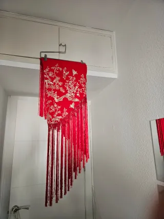 Mantoncillo Flamenco Bordado Rojo y Dorado