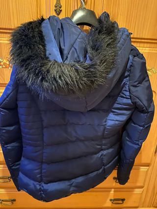 Cazadora acolchada azul