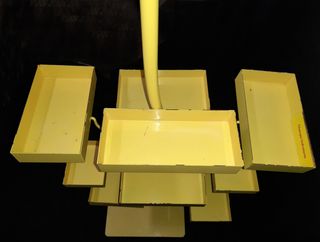 Expositor Metálico Vintage Amarillo