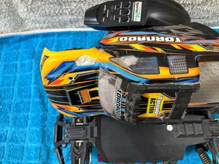 Coche RC Tornado Amarillo HAIBOXING 2996A