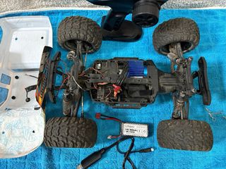 Coche RC Tornado Amarillo HAIBOXING 2996A