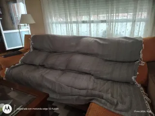 Sofá con chaise longue reclinable