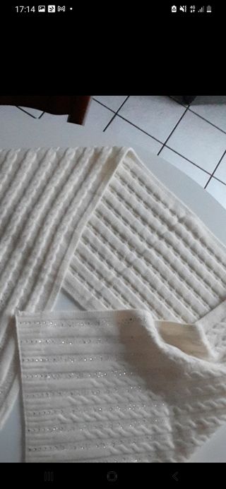 Sciarpa Guess bianca con strass