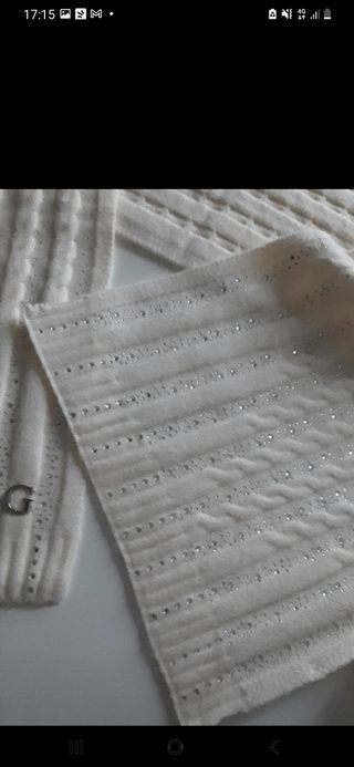 Sciarpa Guess bianca con strass