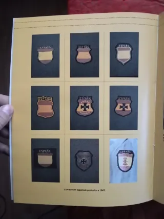 Libro Das Heer Uniformes y Distintivos