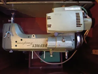 Máquina de coser Refrey Transforma