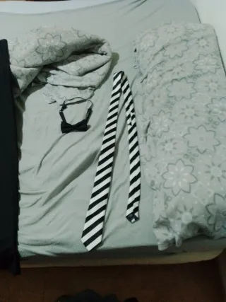 Esmoquin de mayordomo blanco y negro