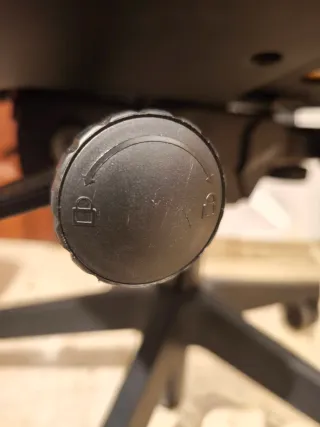 Silla de oficina negra