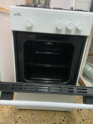 Cocina gas butano 3 fogones y horno