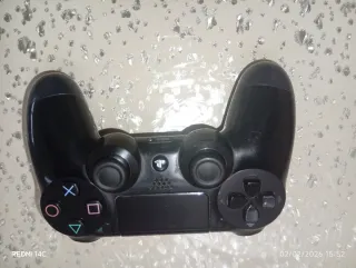 Ps4 (PlayStation 4) Negra + Mando