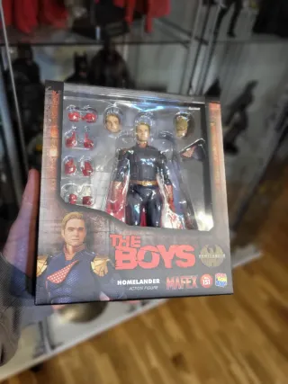 Mafex 151 Homelander Figura de Acción
