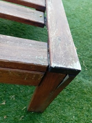 Silla exterior de madera