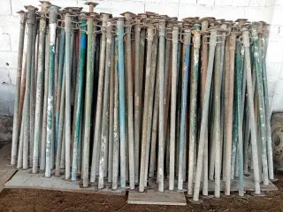 Puntales de obra metálicos de 3 metros