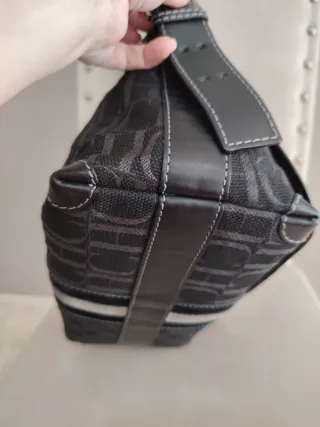 Bandolera CH Monograma Caracas Negra/Gris