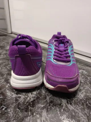 Zapatillas deportivas moradas y turquesa talla 38
