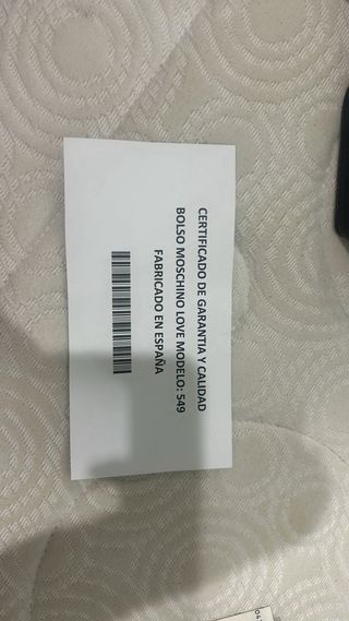 Bolso Negro Moschino Corazón Rojo