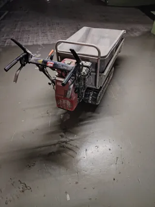 Carretilla Honda con orugas