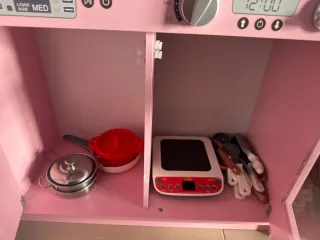 Cocina de juguete rosa casi nueva