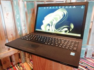 PORTATIL LENOVO CORE I7 QUADCORE-SSD 240GB-RAM 8GB