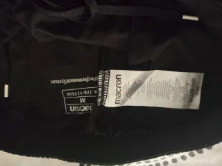 Pantalón corto Macron árbitro negro