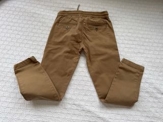 Pantalones beige con cintura elástica