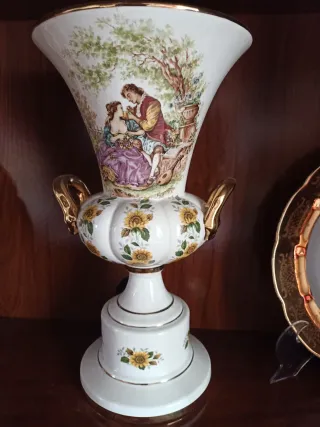 Juego Porcelana: Jarrón y 2 Platos Decorativos