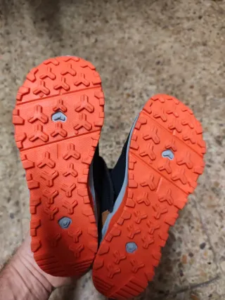 Zapatillas niño montaña trekking azul naranja