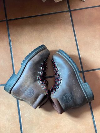 Botas de montaña de cuero profesionales