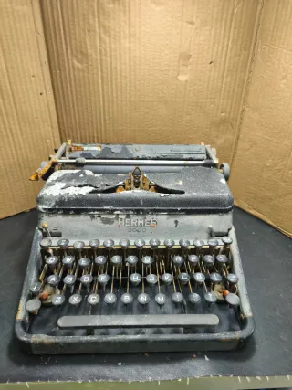 Máquina de escribir Hermes 2000