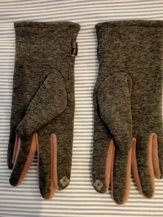 Guantes grises suaves y calentitos