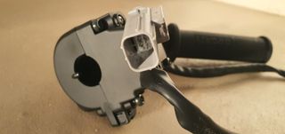 Puños y Acelerador Ducati Desert X Nuevos