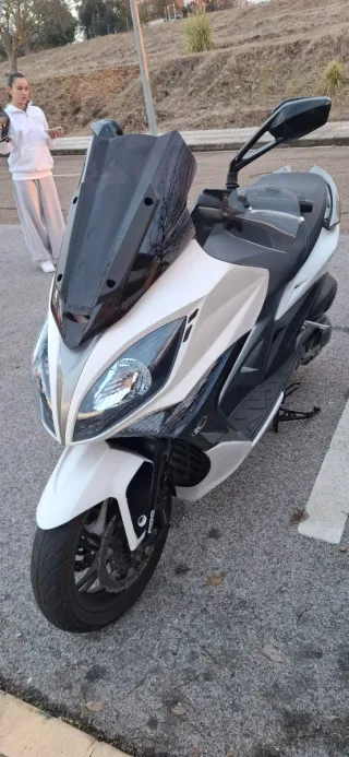 Kymco 400,año 2014,16 000 km.