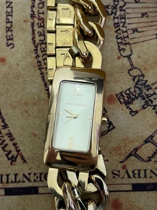 Reloj Mark Maddox Dorado