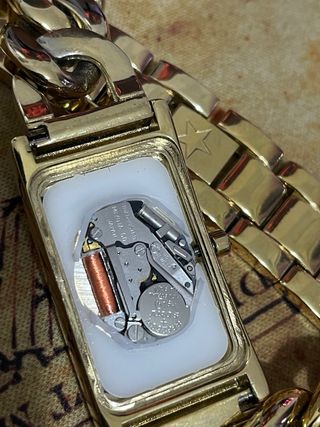 Reloj Mark Maddox Dorado