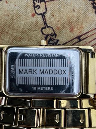 Reloj Mark Maddox Dorado