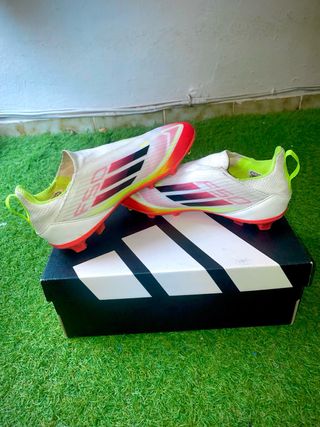 Botas de fútbol Adidas niño Talla 33