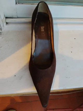 Zapatos de tacón marrones