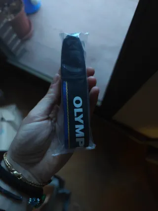 CASI NUEVA Cámara Olympus OM-D E-M10 Mark III