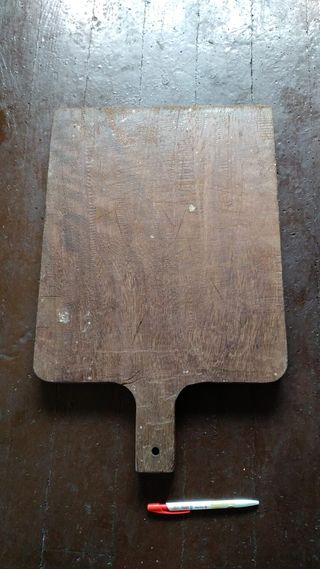 Tabla de cortar de madera antigua